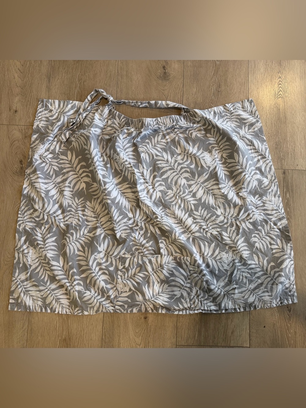Gray and White Leaf Print nursing apron